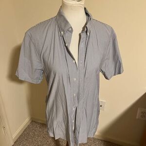 Abercrombie & Fitch Striped Short Sleeve Button-Down Shirt - Medium